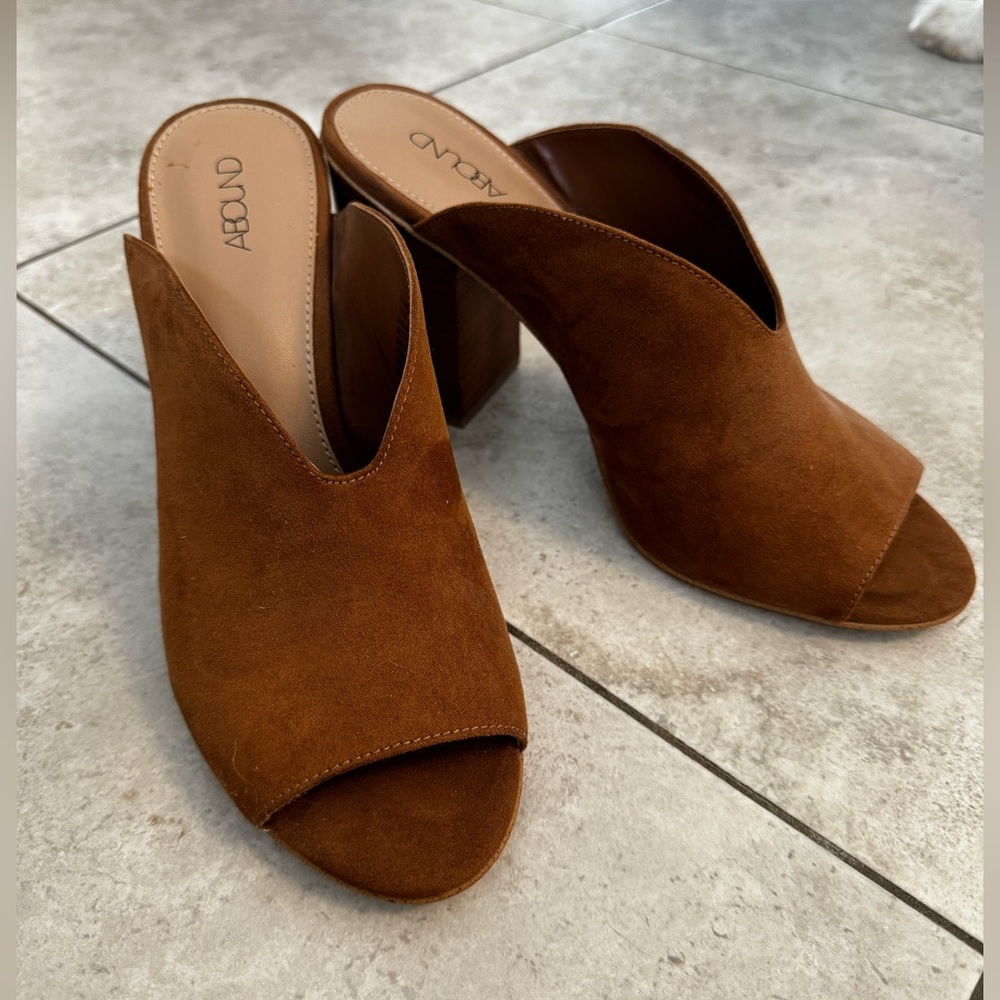 Arbon suede mule heel